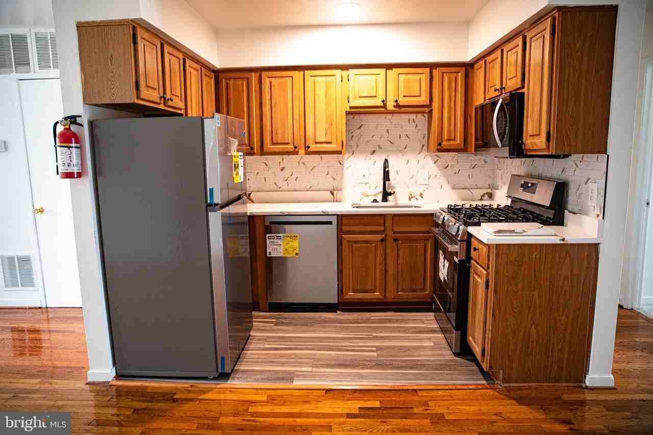 3708 Grant Pl Ne #B - Photo 5 of 16