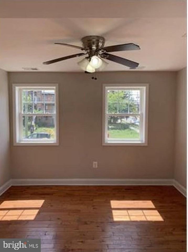 3878 9th St Se #102 - Photo 5 of 10