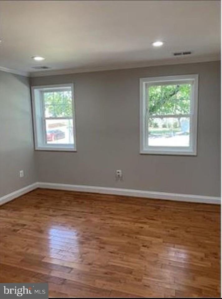 3878 9th St Se #102 - Photo 6 of 10