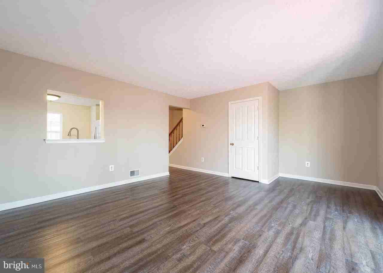 645 Realm Ct W - Photo 6 of 19