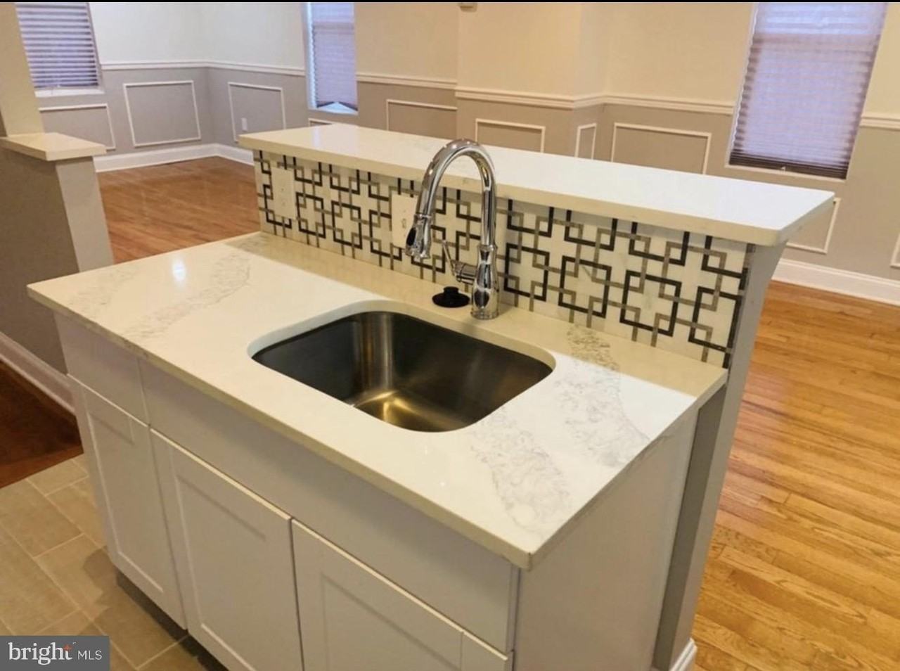 617 Montpelier St - Photo 5 of 11