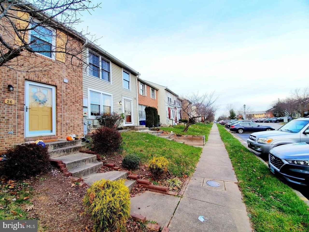 24 Ramsgate Ct - Photo 4 of 50