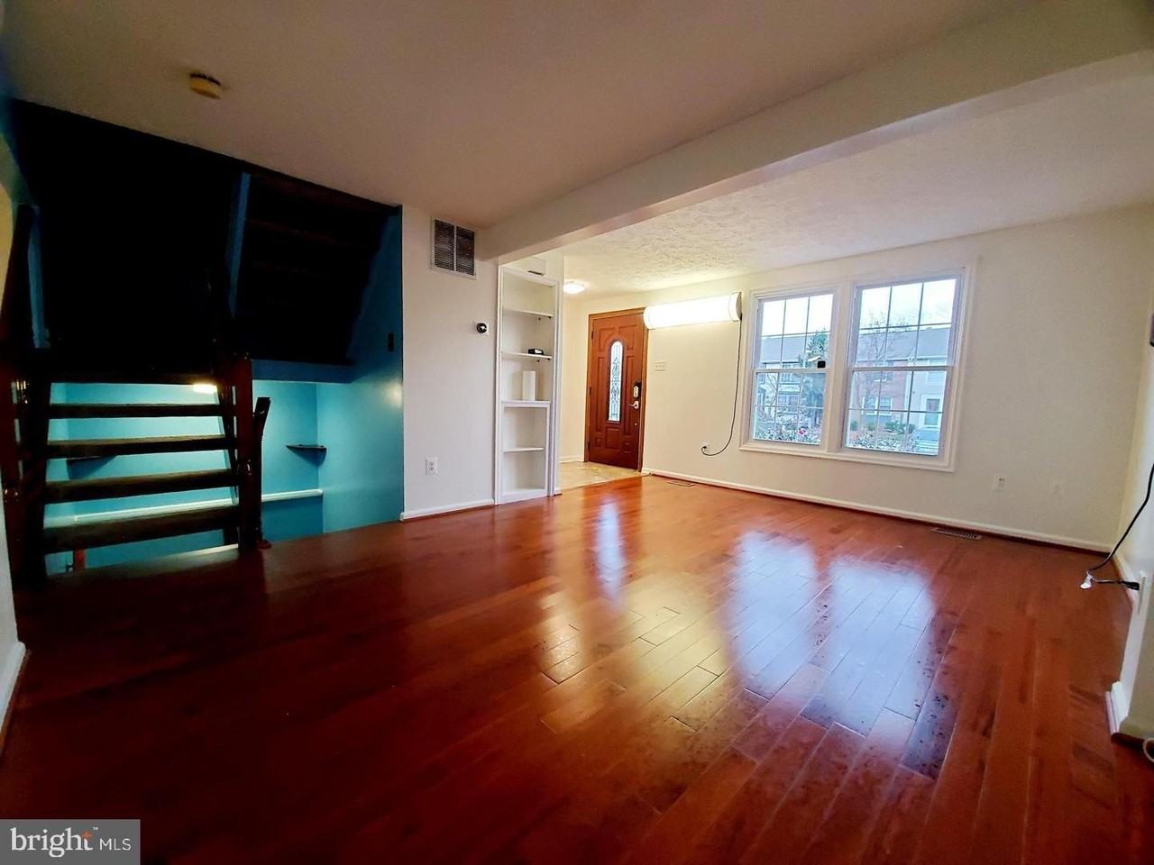 24 Ramsgate Ct - Photo 6 of 50