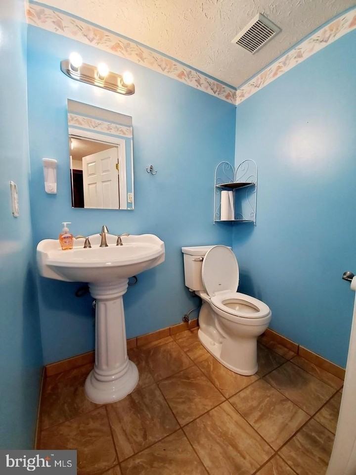 24 Ramsgate Ct - Photo 7 of 50