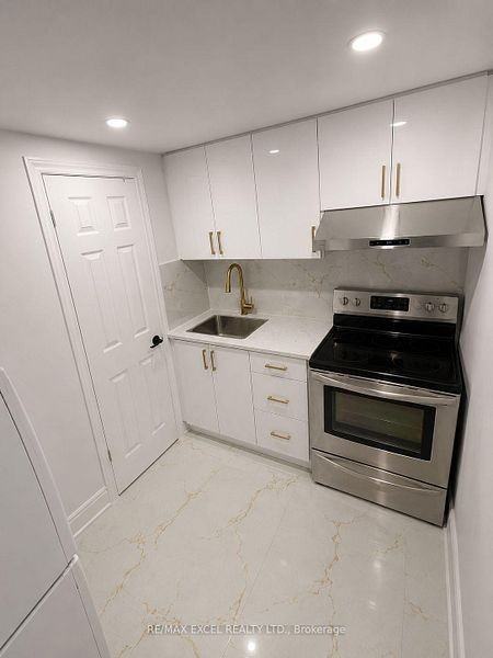 3882 Midhurst Lane - Photo 3 of 7