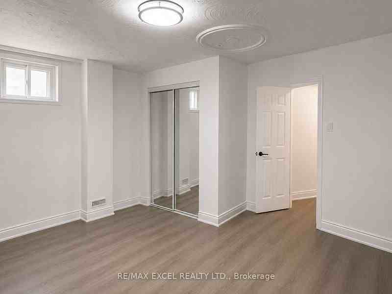 3882 Midhurst Lane - Photo 4 of 7