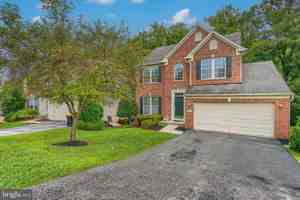 featured image of 7211 Lyndsey Way
