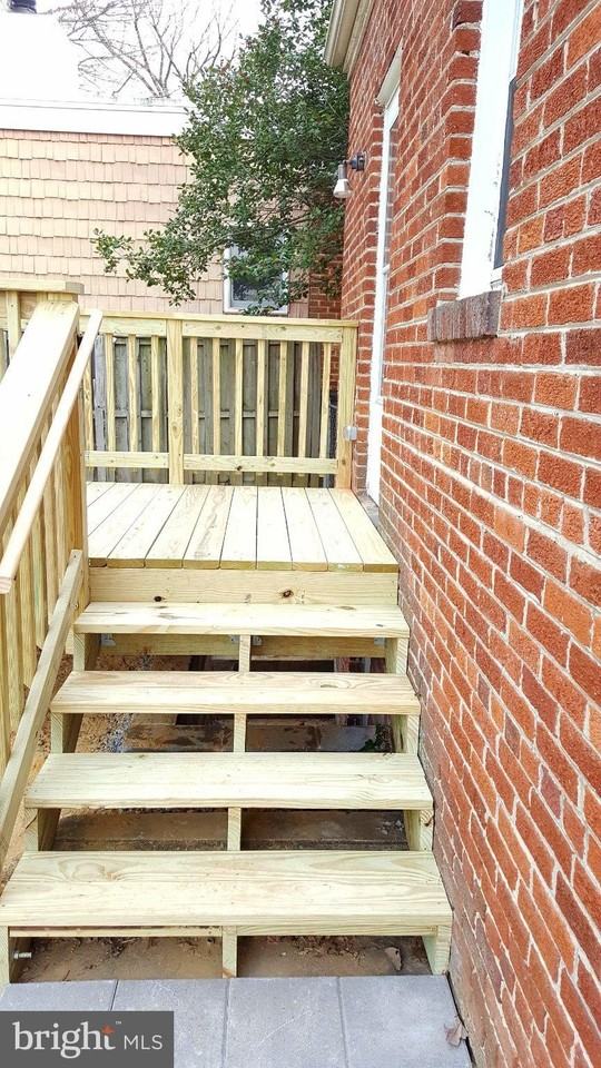 2207 Seminary Rd - Photo 3 of 17