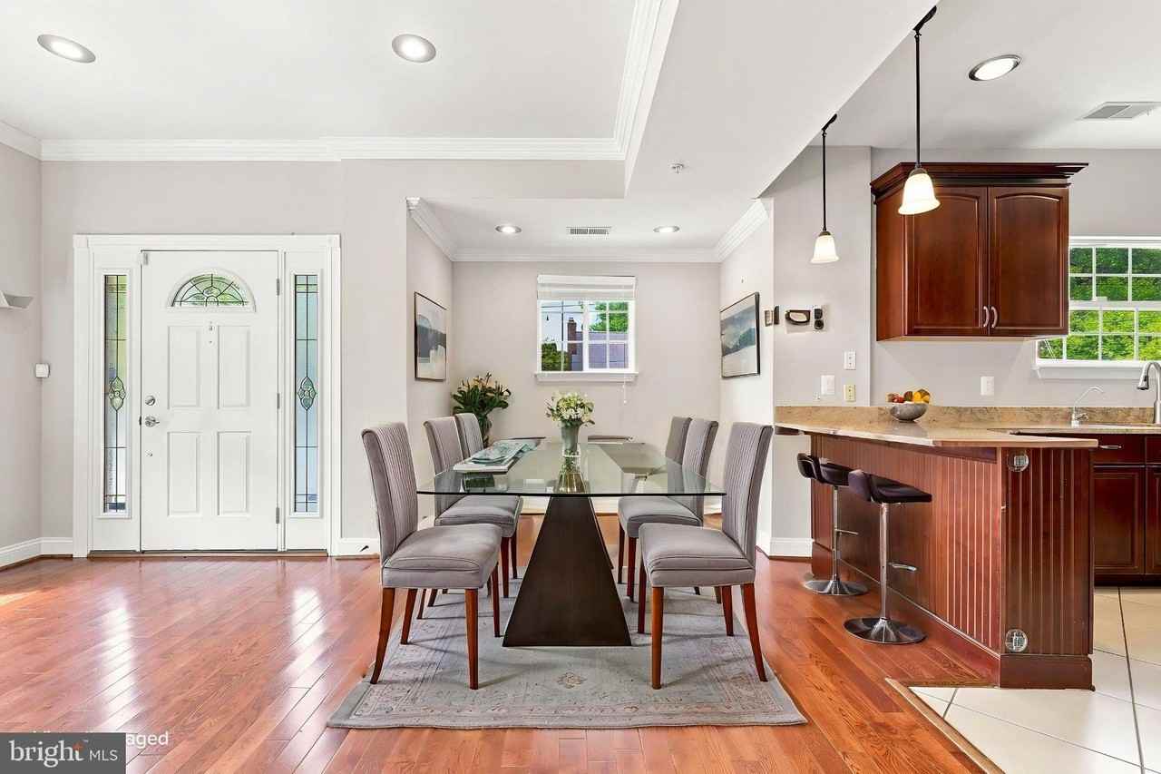 10717 Bentley Ln - Photo 4 of 40