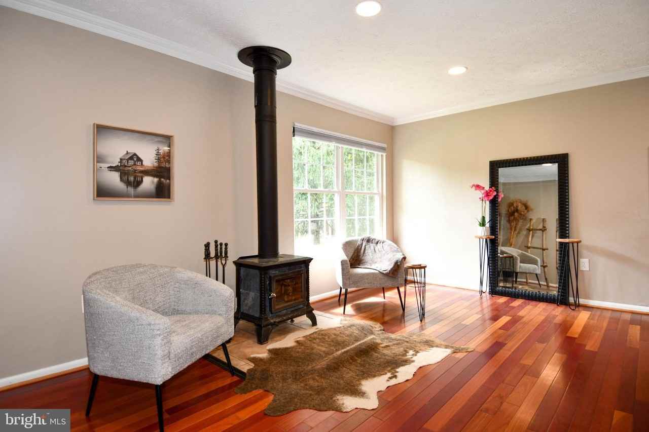 16500 Sioux Ln - Photo 3 of 44