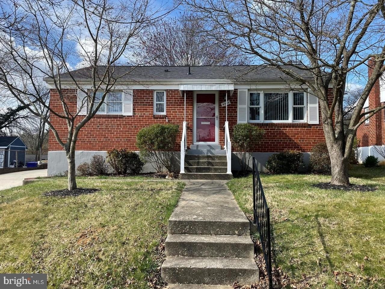 4426 Hallet St - Photo 3 of 47