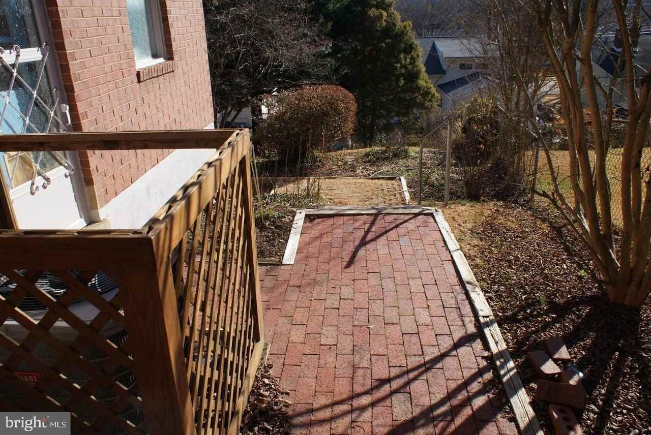 4 Rosanne Ln - Photo 3 of 42