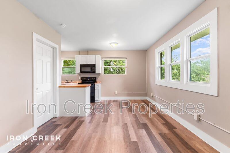 346 Cummins Rd #2 - Photo 4 of 15