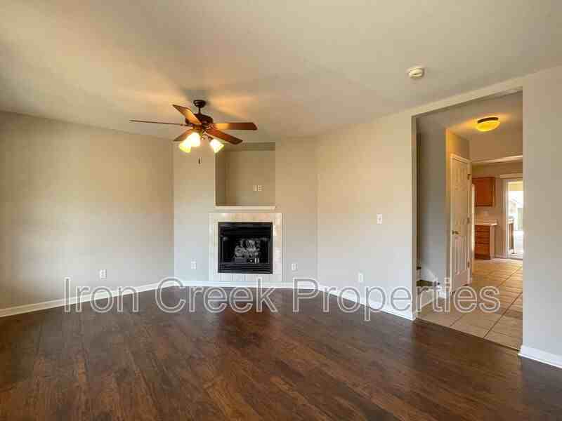 100 Rotunda Cir - Photo 4 of 18