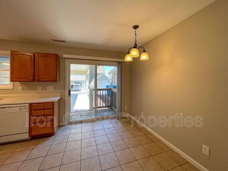 100 Rotunda Cir - Photo 7 of 18