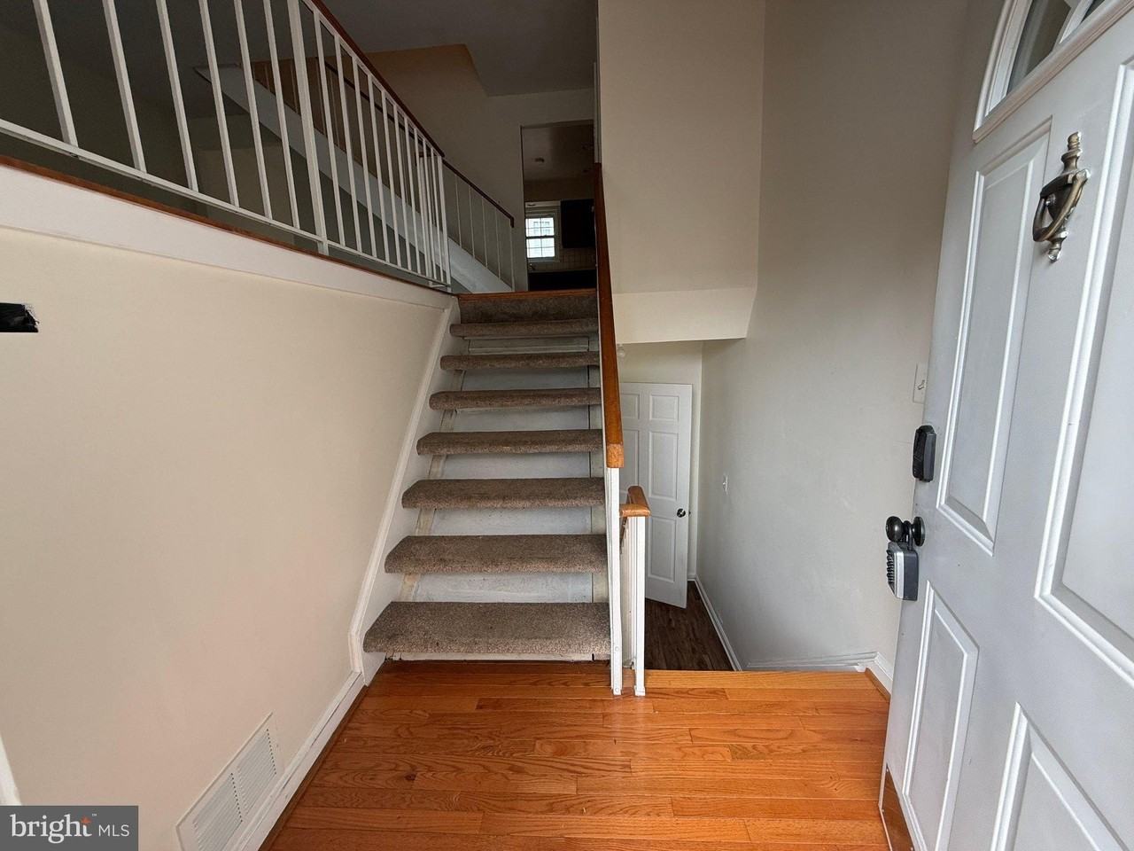 14937 London Ln - Photo 5 of 28
