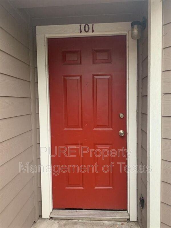 2907 Pearl St #101 - Photo 3 of 22