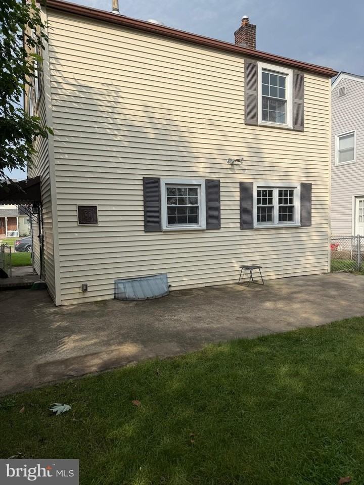 2248 Hollinshed Ave - Photo 3 of 25