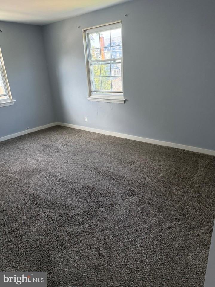 2248 Hollinshed Ave - Photo 6 of 25