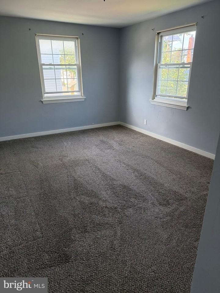 2248 Hollinshed Ave - Photo 7 of 25