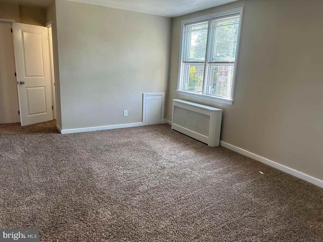 613 Broadway - Photo 2 of 12