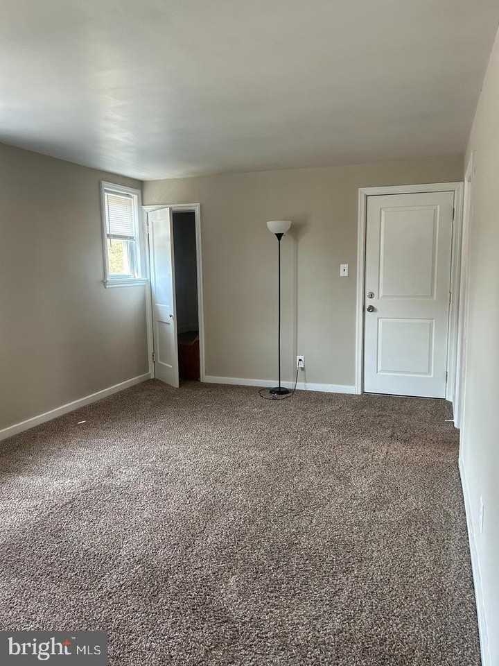 613 Broadway - Photo 3 of 12
