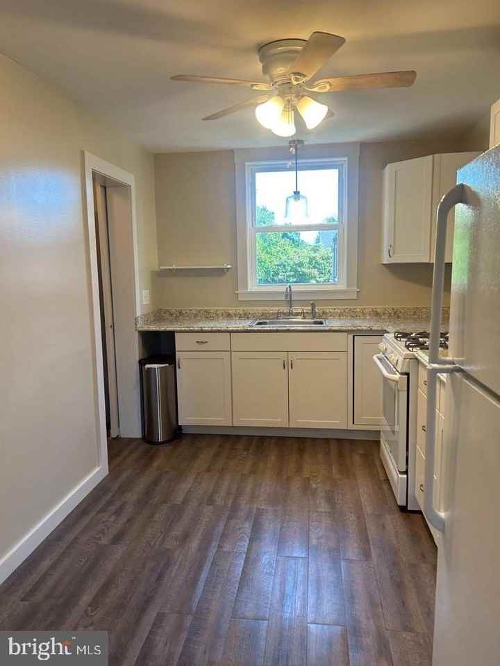 613 Broadway - Photo 4 of 12