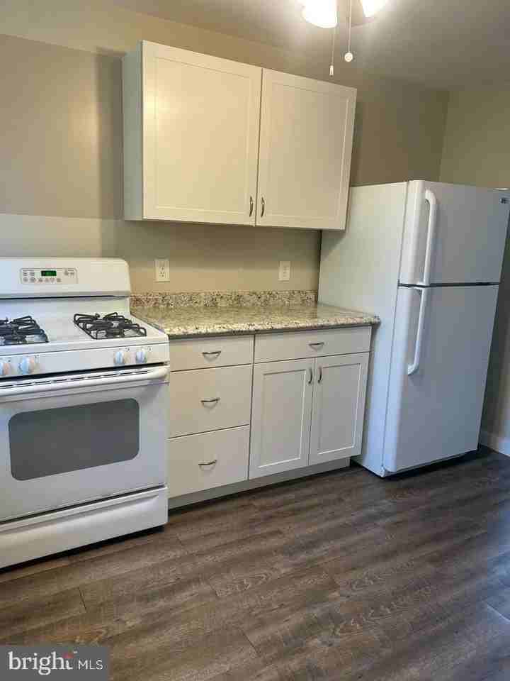 613 Broadway - Photo 5 of 12