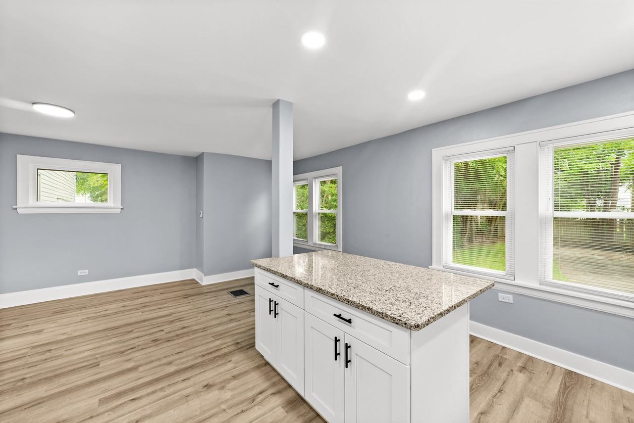 11100 Thrush Ave #1 - Photo 5 of 24