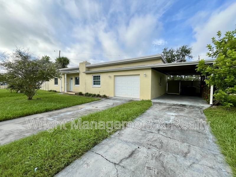 8330 Waverly Rd N - Photo 2 of 26