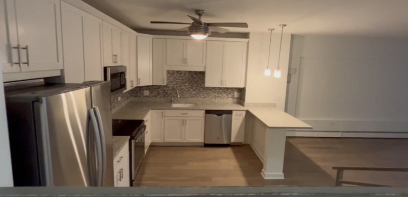 816 N Dearborn St #418 - Photo 3 of 10
