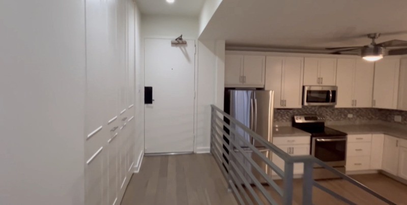 816 N Dearborn St #418 - Photo 5 of 10