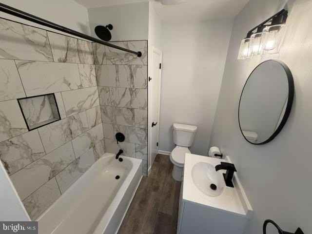 665 Locust St - Photo 5 of 6