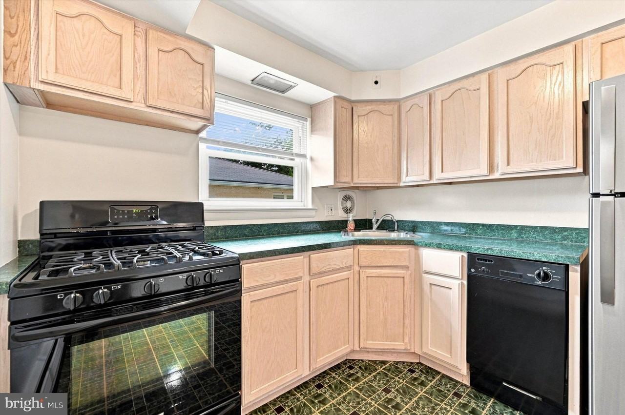 7815 Queen St #A - Photo 7 of 25
