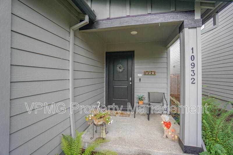 10932 Ne 127th Ave - Photo 4 of 33