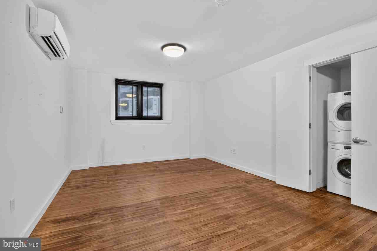 2321 Fitzwater St #204 - Photo 5 of 30