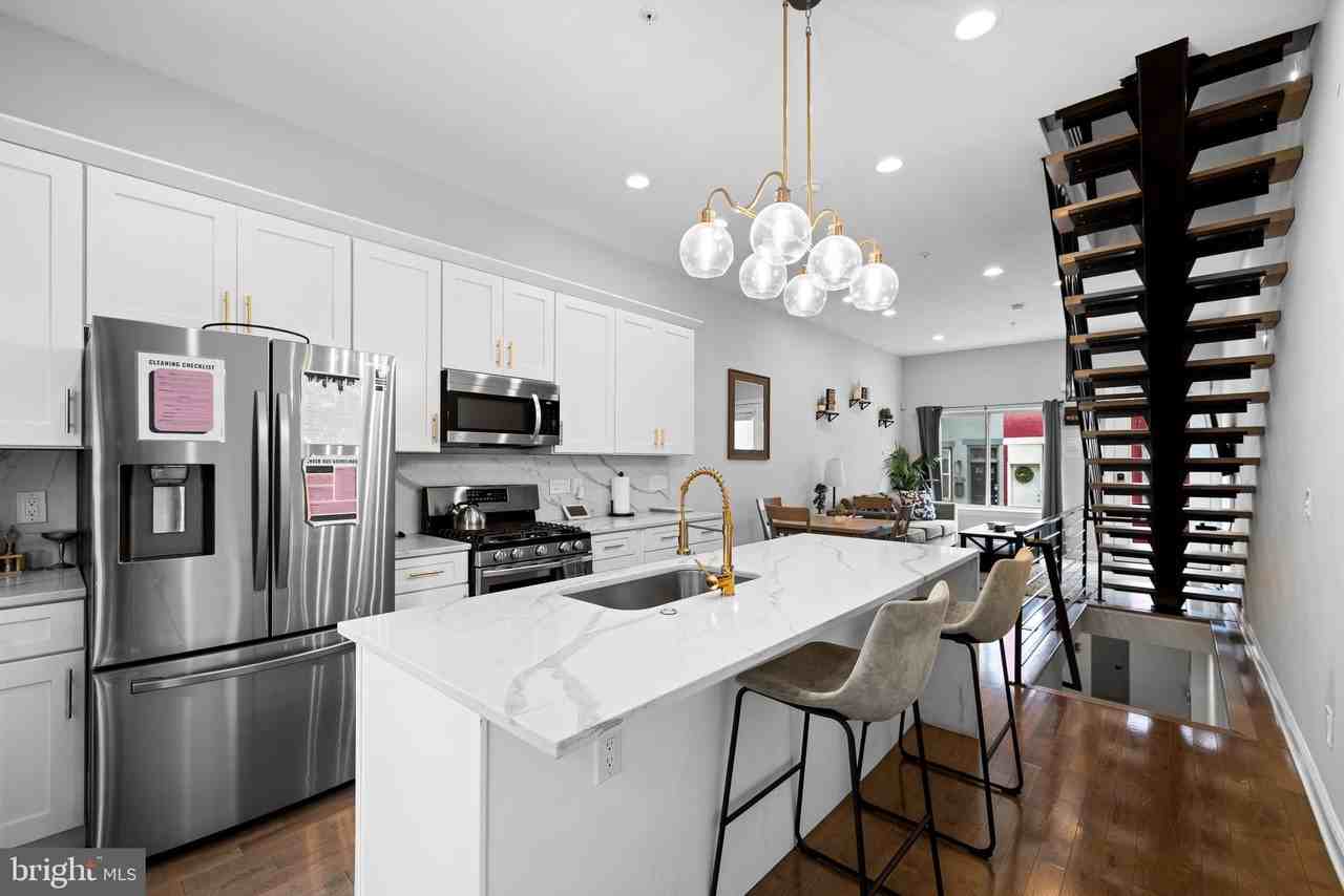 1535 S Capitol St - Photo 2 of 31