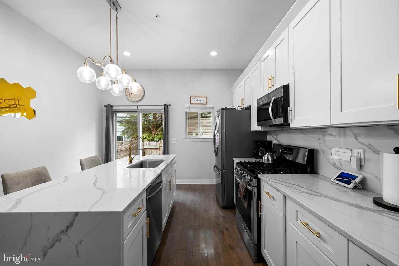 1535 S Capitol St - Photo 6 of 31