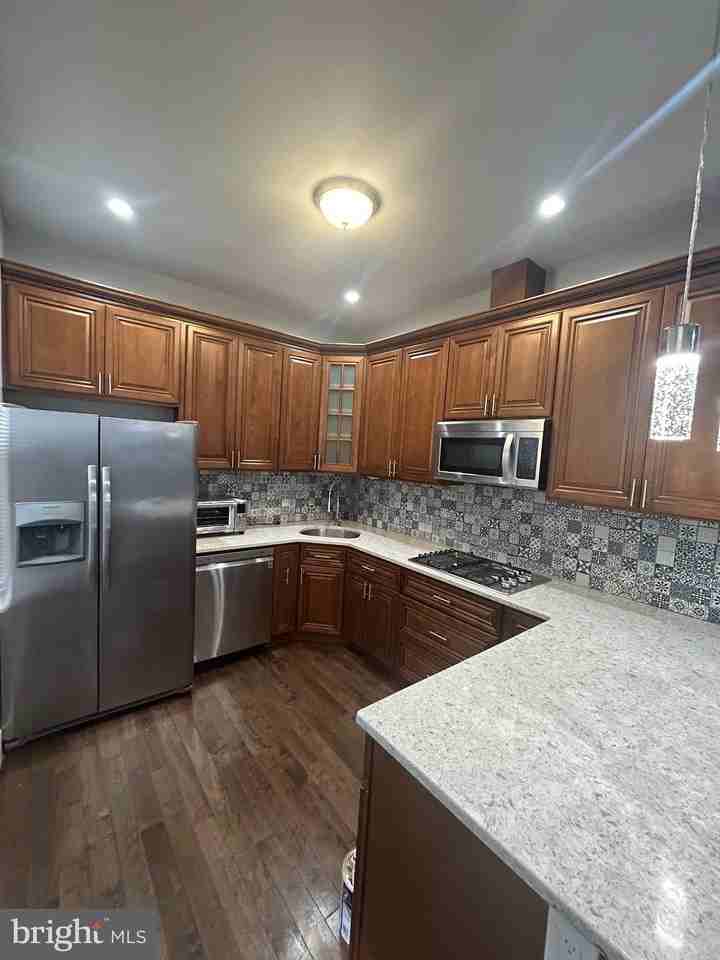 2436 N Reese St - Photo 3 of 13