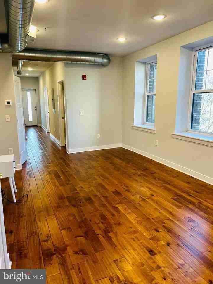 6090 Drexel Rd #8 - Photo 3 of 9