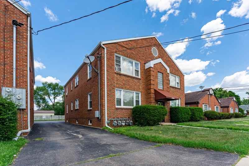 2315 Auburn St - Photo 4 of 16