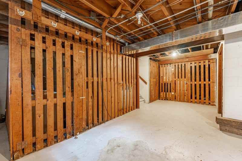 2315 Auburn St - Photo 5 of 16