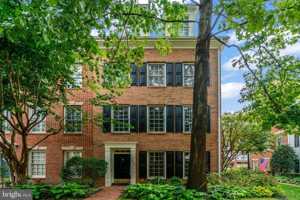 featured image of 1210 Roundhouse Ln