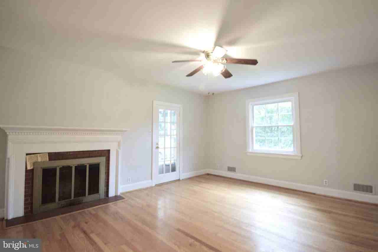 133 Maury Ave - Photo 5 of 40