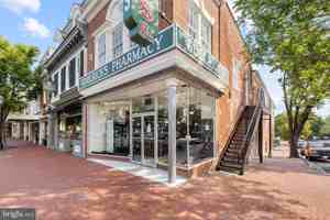 featured image of 901 Caroline St #201