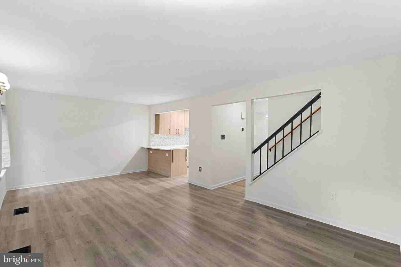 11545 Hearthstone Ct - Photo 3 of 50