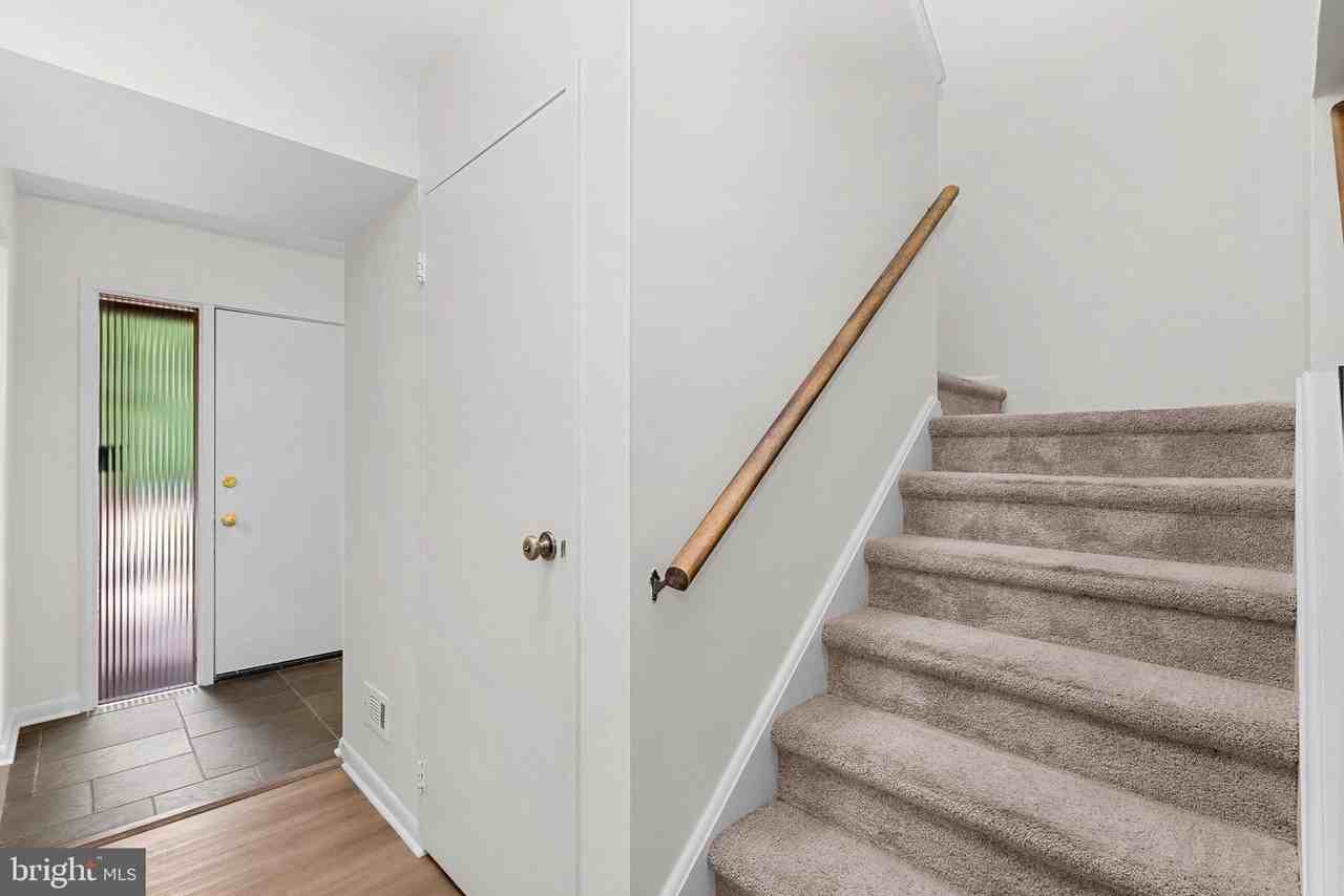 11545 Hearthstone Ct - Photo 4 of 50