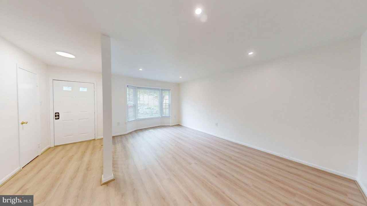 4477 Holly Ave - Photo 3 of 19