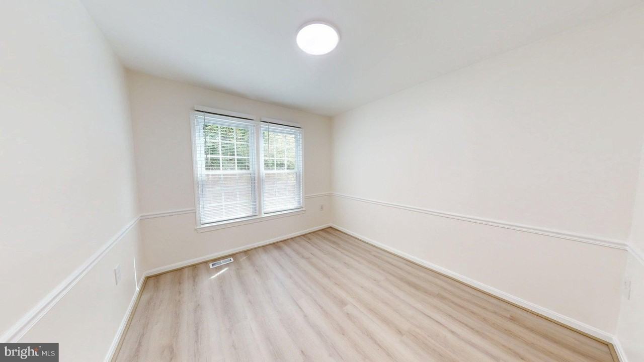 4477 Holly Ave - Photo 5 of 19