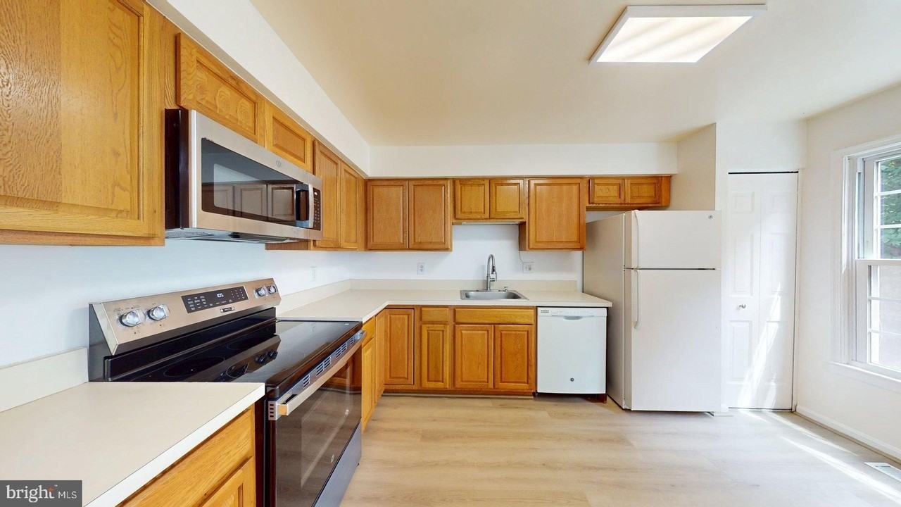 4477 Holly Ave - Photo 6 of 19